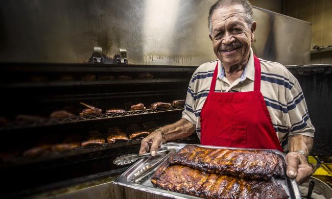 Neely's Interstate BBQ / Craig Thompson