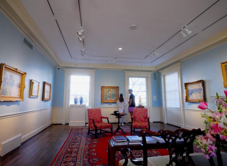 Victorian Room Photo 3