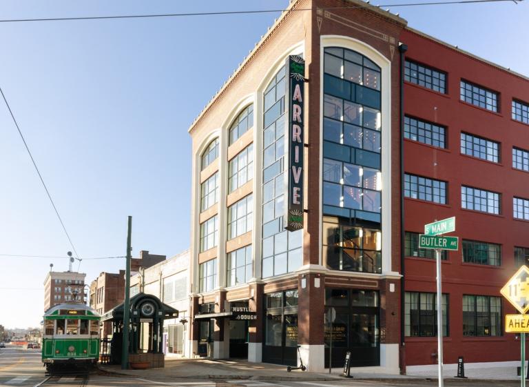 Exterior Daytime - Palisociety Photo 4