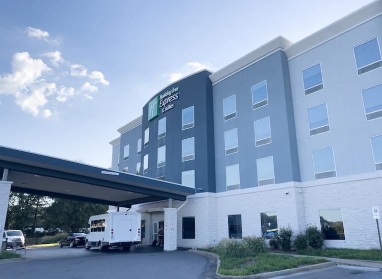 Holiday Inn Express - Julian Harper Photo