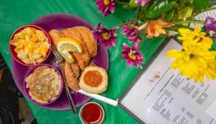 alcenias soul food platter