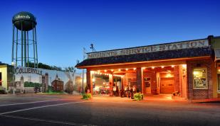 Collierville / Andrea Zucker