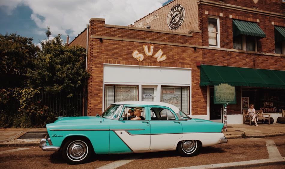 Exterior of Sun / Alex Shansky